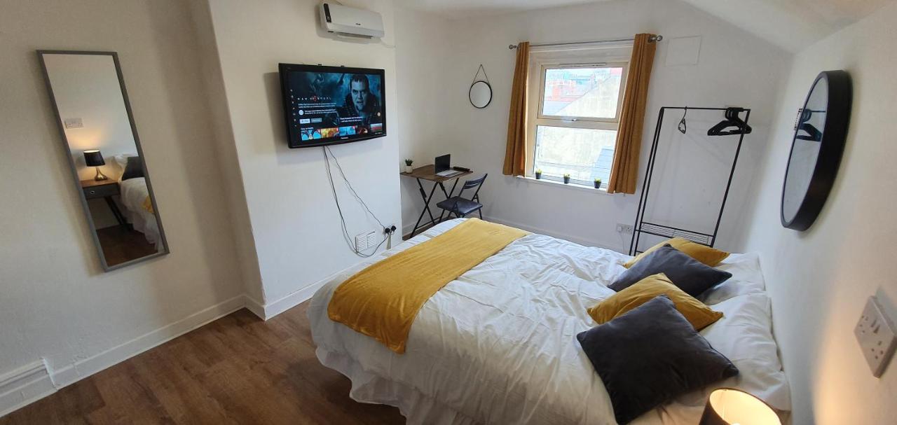 Fast Broadband, Budget Stay, Free Netflix. كارديف المظهر الخارجي الصورة